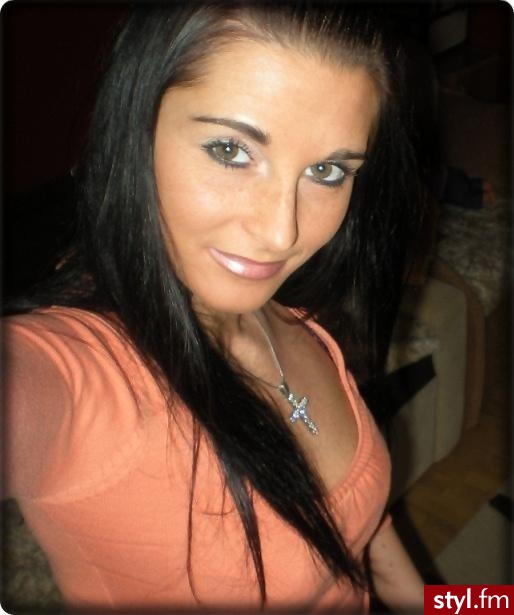o - Średnie Fryzury