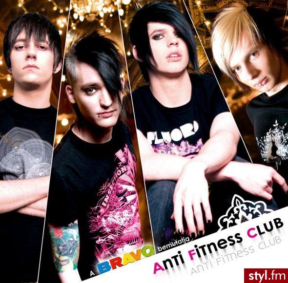 Anti Fitness Club - EMO Alternatywne Średnie Fryzury