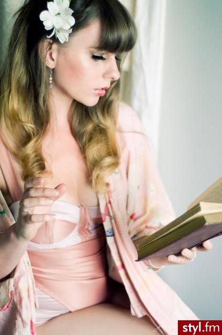 Blond Rozpuszczone Kręcone z grzywką Na co dzień Długie Fryzury