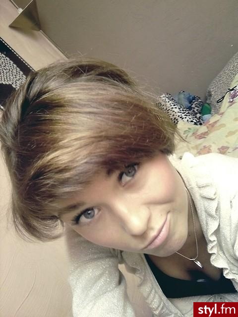Średnie Fryzury