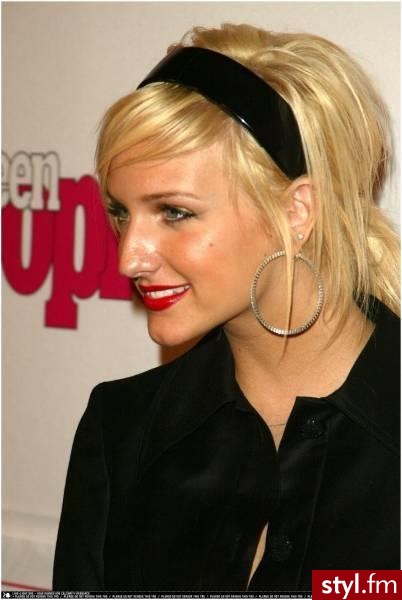 Ashlee Simpson - Średnie Fryzury