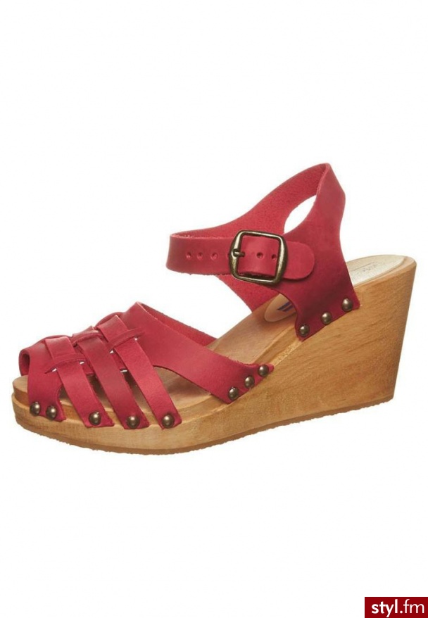 Moheda Toffeln LUCILLA Sandały na koturnie czerwony (W12905) - Koturny Buty Moda