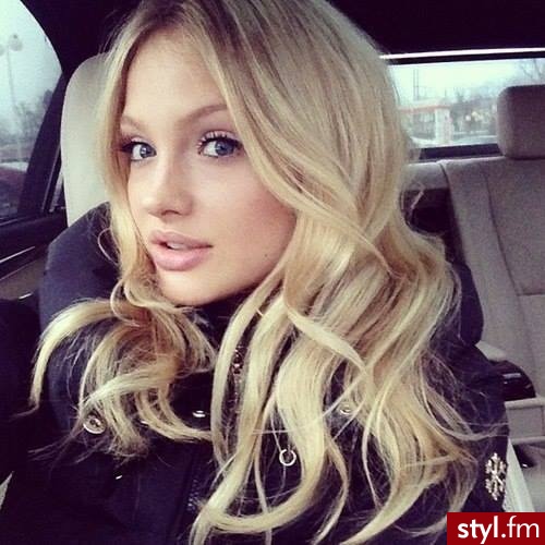 Blond Rozpuszczone Kręcone Na co dzień Długie Fryzury