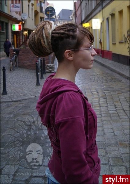 Dredy http://www.dread-zone.pl - Dredy Alternatywne Długie Fryzury