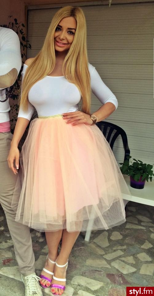 Średnie Spódnice Moda