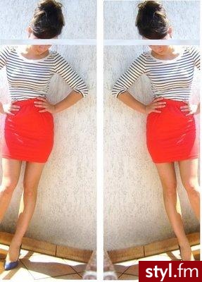 HaHA.. Sexi ta obcisła spódniczka xD ;) - Moda uliczna Inne Moda