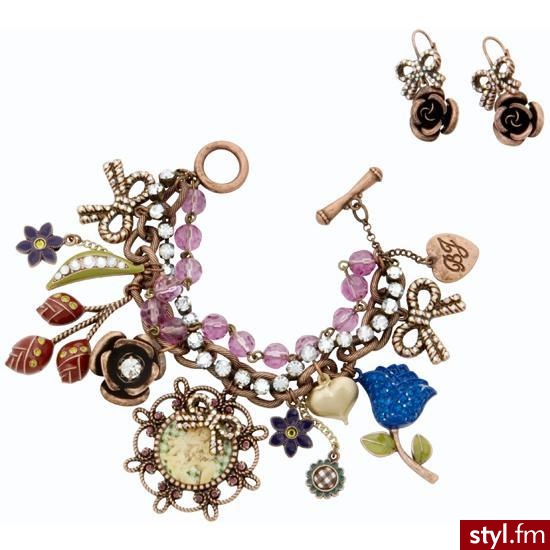 Zestaw biżuteryjny od Betsey Johnson w którym znajduje się bronsoletka oraz kolczyki - 165$ - Pozostałe Dodatki Moda