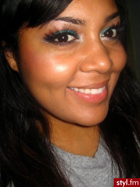 makijaż. Eyes - all MAC
Jewel Blue (lid)
Brown Script (crease)
Shroom (highlight)
Carbon (crease/lower lid)
Vanilla p/m (inner corner)
Blacktrack f/l
Ardell Whispies lashes - Makijaże