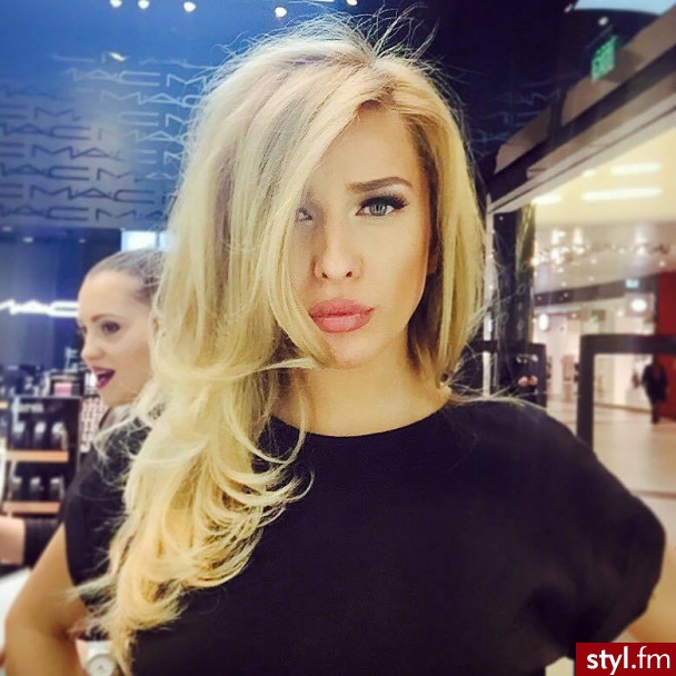 Blond Rozpuszczone Kręcone Na co dzień Średnie Fryzury
