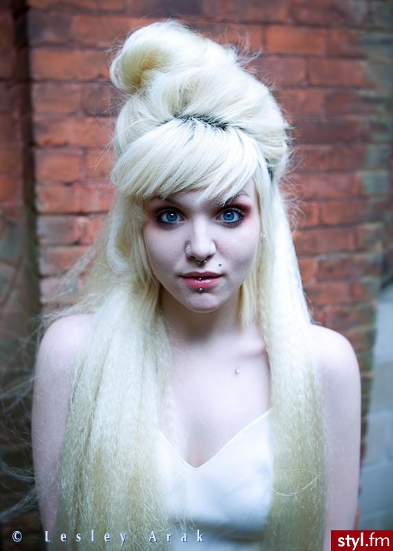 *. coś w stylu amy, a może i nie. - EMO Alternatywne Średnie Fryzury