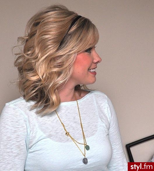 Blond Rozpuszczone Kręcone Na co dzień Średnie Fryzury