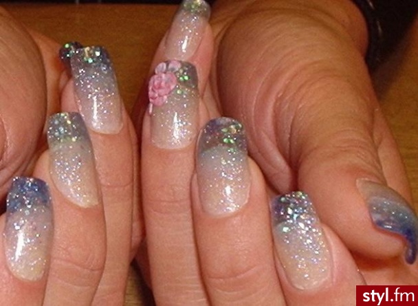 Autor: Allicia Cieniowane z różyczka. Autor: <b>Allicia</b><br /> - Paznokcie