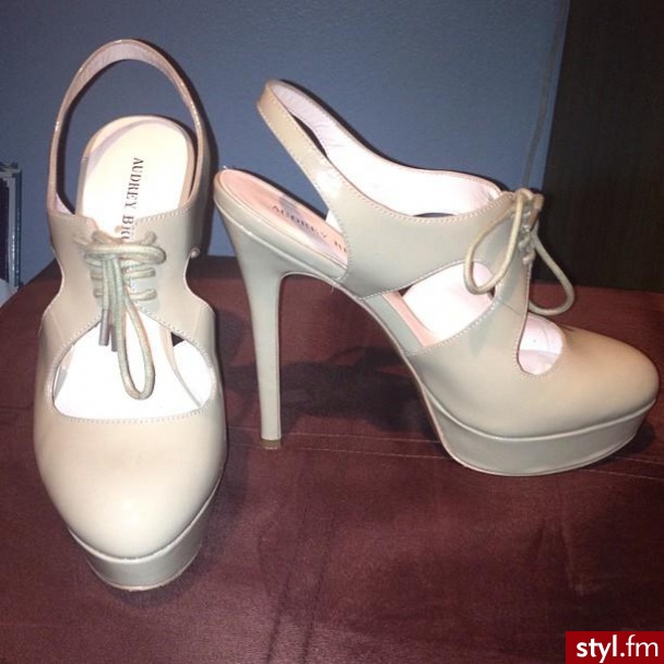 Szpilki Buty Moda