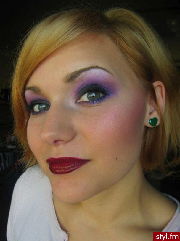 makijaż. Lips:
NYX Currant lip liner
MAC Media, Russian Red
MAC Jampacked - Makijaże
