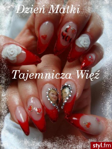 Dzień Matki. w roli głównej moja Mama i ja:)moje wykonanie,na konkurs \"Dzień Matki-tajemnicza więź\"zajęłam drugie miejsce :) - Paznokcie