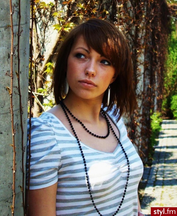 Średnie Fryzury