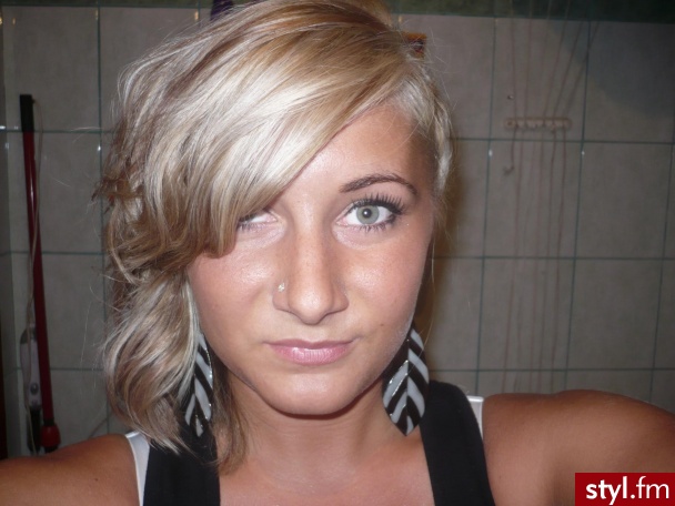 Blond Upięcie Kręcone Wieczorowe Średnie Fryzury
