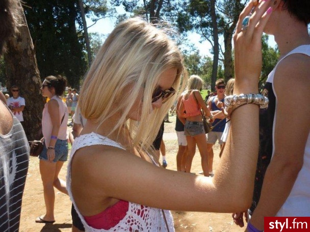 Blond Rozpuszczone Proste Na co dzień Średnie Fryzury