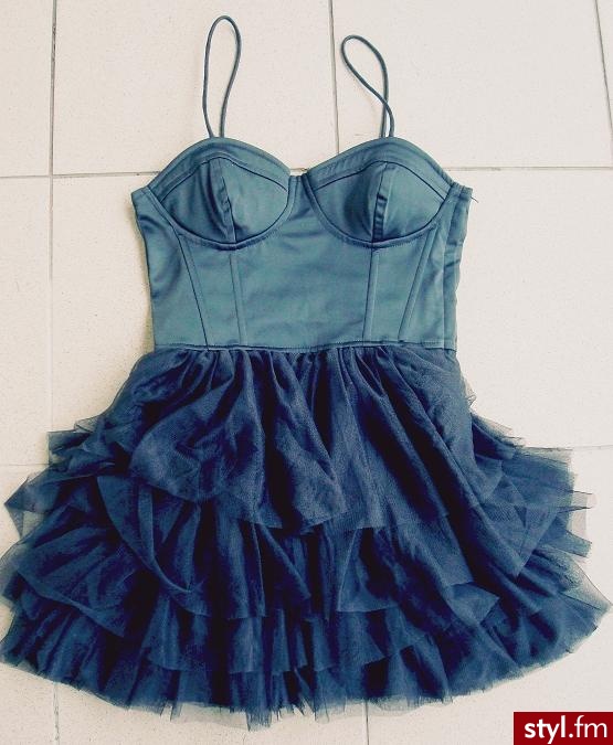 Sukienki Moda