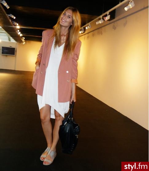Jeżeli zdjęcie znajduje się już w galerii poproszę o link - Moda uliczna Inne Moda