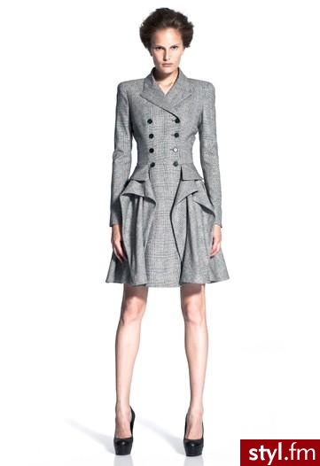 Pierwsza kolekcja Sarah Burton dla Alexandra McQueena. Pierwsza kolekcja Sarah Burton dla Alexandra McQueena - Pozostałe Ciuchy Moda