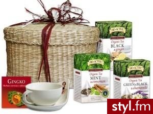 Zestaw KiperaW zestawie 1. Black Ginger Tea – listki cejlońskiej herbaty czarnej z imbirem i skórką cytryny w piramidkach 10TBx2,50g 2. Mint Cinnamon Tea - herbatka z listków mięty, kory cynamonowej i kwiatu hibiskusa w piramidkach 10TBx2,5g 3. Green Cham - Misz-masz