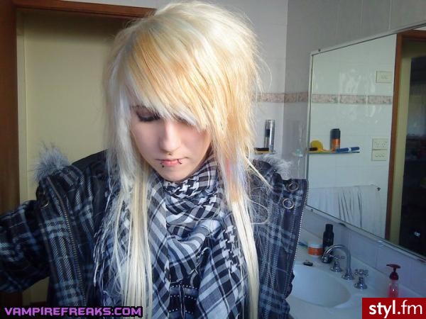 EMO Alternatywne Średnie Fryzury