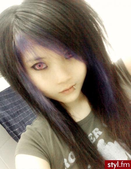 violet ... mystery eyes - Średnie Fryzury