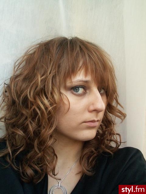 Średnie Fryzury