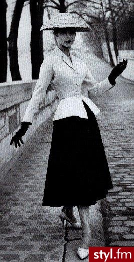 jeju ona ma talie jak osa... ale stroj tez mi sie podoba;) lata 60. mmm...;):) - Pozostałe Ciuchy Moda