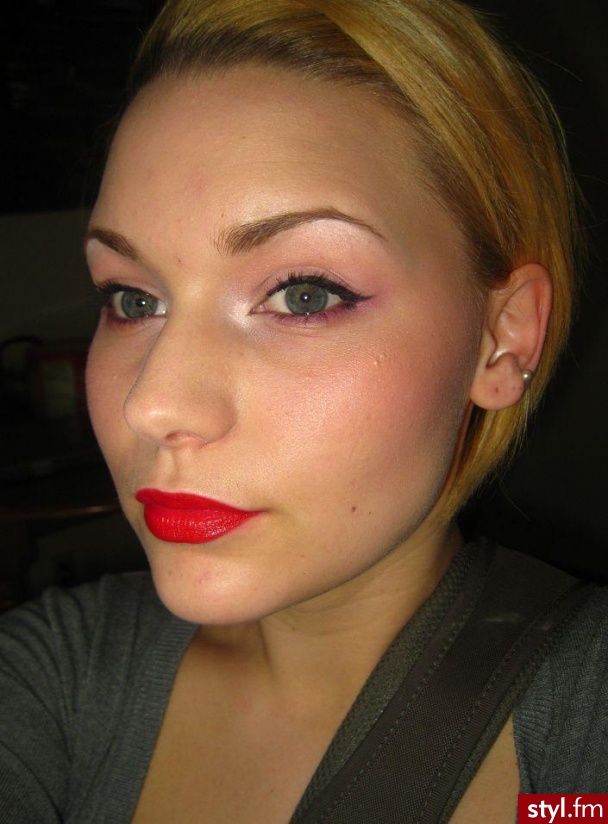 makijaż. Lips:
MAC Brick lip liner
MAC Rockocco lipstick - Makijaże