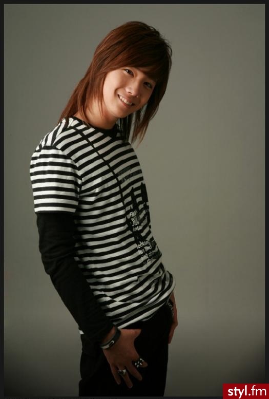 Lee Hong Ki. Lee Hong Ki - Średnie Męskie Fryzury