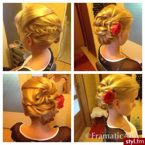 Blond Upięcie Kręcone Ślubne Średnie Fryzury