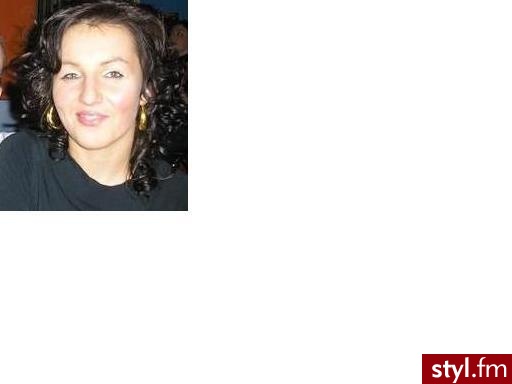 Wlosy zostaly nakrecone na lokowke, pasmo po pasmie, szerokosc 4 cm. Efekt koncowy utrwalony lakierem. - Kręcone Na co dzień Średnie Fryzury