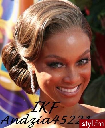 Tyra Banks - Wieczorowe Średnie Fryzury