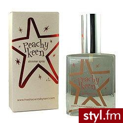 odświeżająca perfumka o zapachu brzoskwini firmy Fresh Scents - 12$ - Pozostałe Dodatki Moda