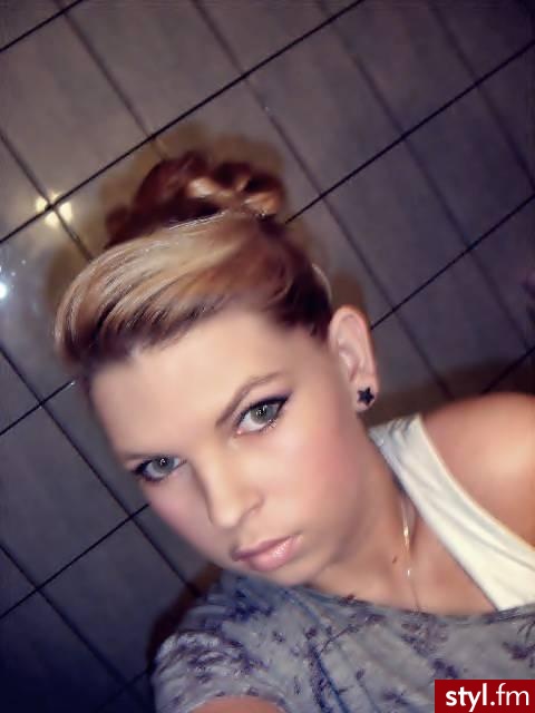 Blond Upięcie Proste Na co dzień Średnie Fryzury