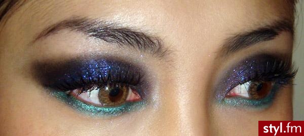 makijaż. * Buxom Stay-There Eye Shadow in Black Lab
* MAC Later Pigment
* MAC Partylicious Pigment
* MAC Reflects Duo Purple Glitter
* Urban Decay Eyeshadow in Virgin - Makijaże