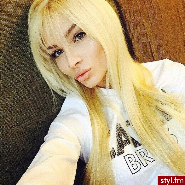 Blond Rozpuszczone Proste z grzywką Na co dzień Długie Fryzury