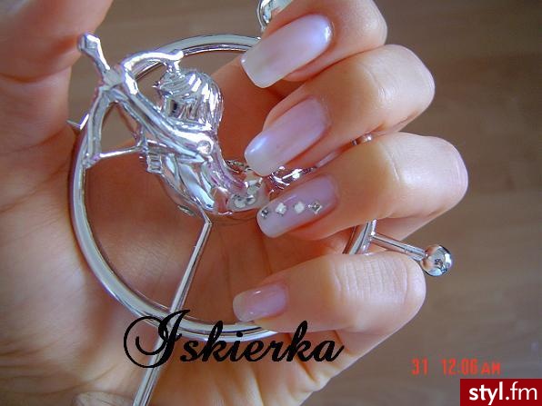 Autor: Iskierka Kwadratowe cyrkonie. Autor: <b>Iskierka</b><br /> - Paznokcie