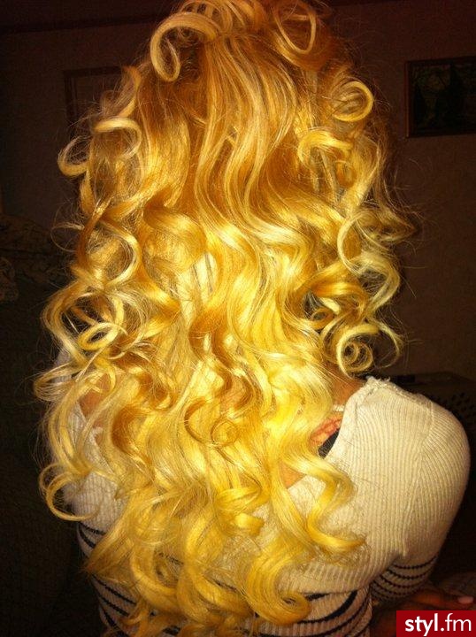 Blond Rozpuszczone Kręcone Na co dzień Długie Fryzury