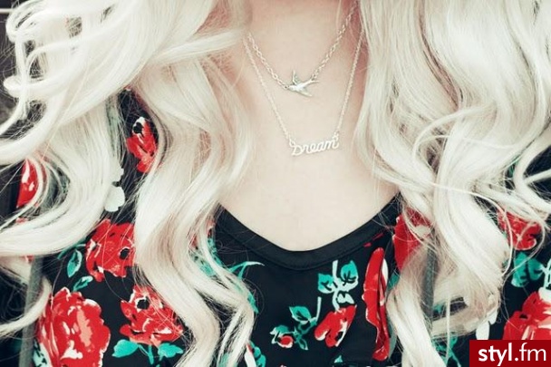 Blond Rozpuszczone Kręcone Na co dzień Długie Fryzury