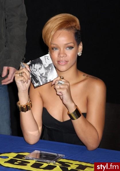 Rihanna - Moda uliczna Inne Moda