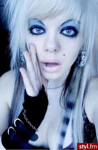 Barbie Material - EMO Alternatywne Średnie Fryzury