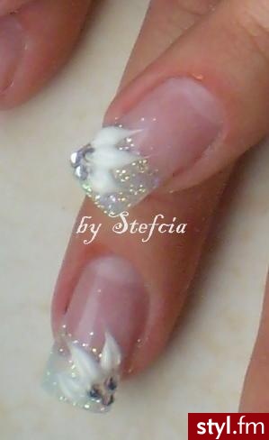biale zdobienie. źródło : http://nailsofdreams.blog.onet.pl/ - Paznokcie