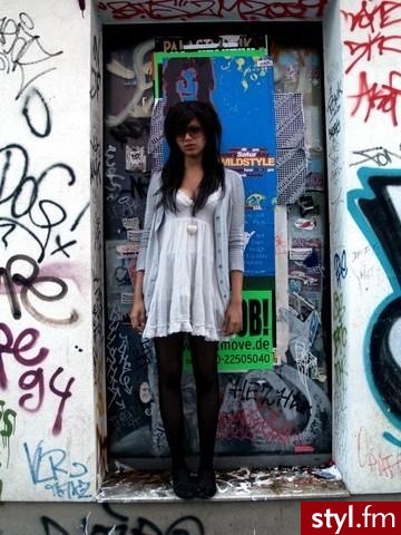 Jeżeli zdjęcie znajduje się już w galerii poproszę o link - Moda uliczna Inne Moda