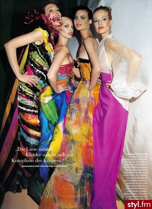 Sukienki Moda