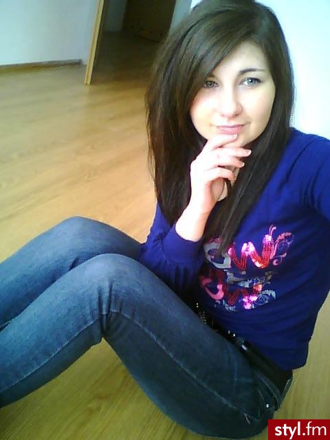 Brązowe Rozpuszczone Proste Na co dzień Średnie Fryzury