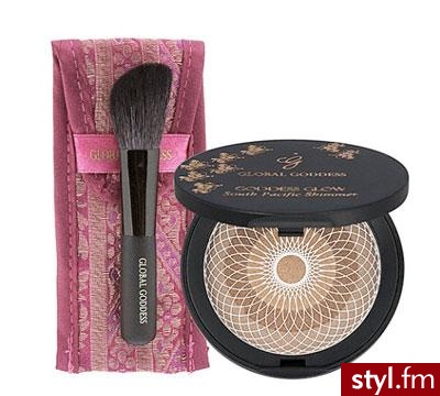 Zestaw od Global Goddess - pędzelek oraz bronzer. Cena: $40 - Misz-masz