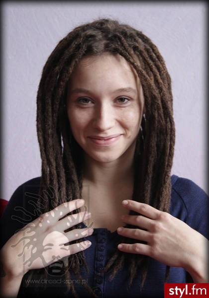 Dredy http://www.dread-zone.pl - Blond Dredy Alternatywne Średnie Fryzury